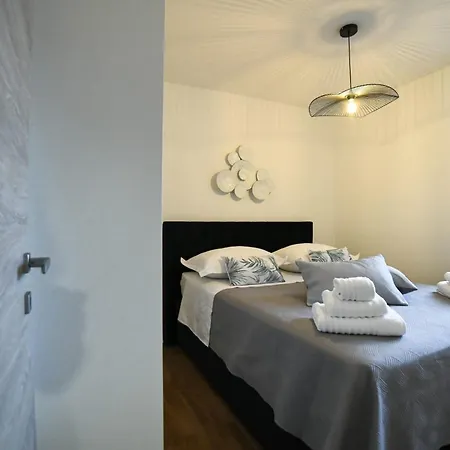 Apartment Cesarica Split